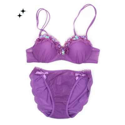 組圖:14款性感內衣打造圣誕美女(8)